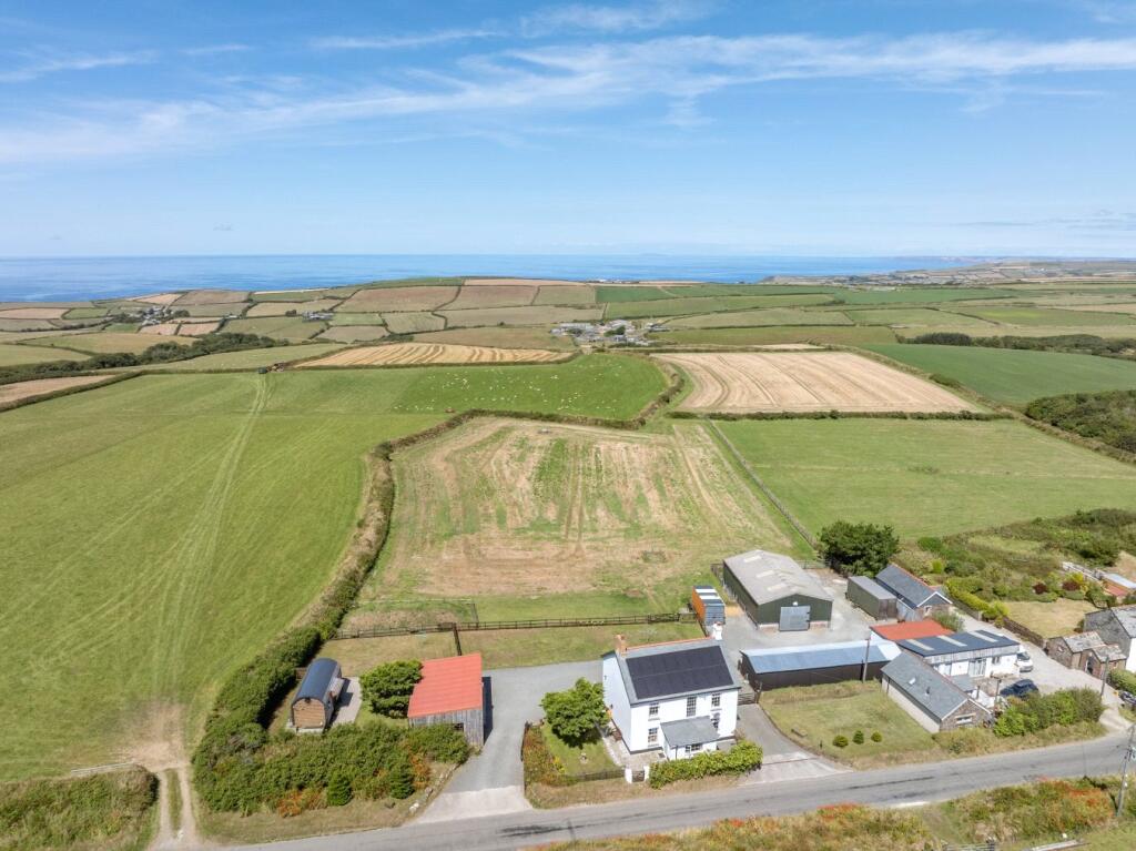 4-bed detached on Camelford, Cornwall, £895,000