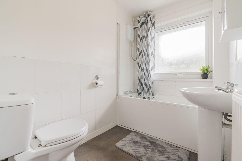 Apartment in Edinburgh, Clermiston - More