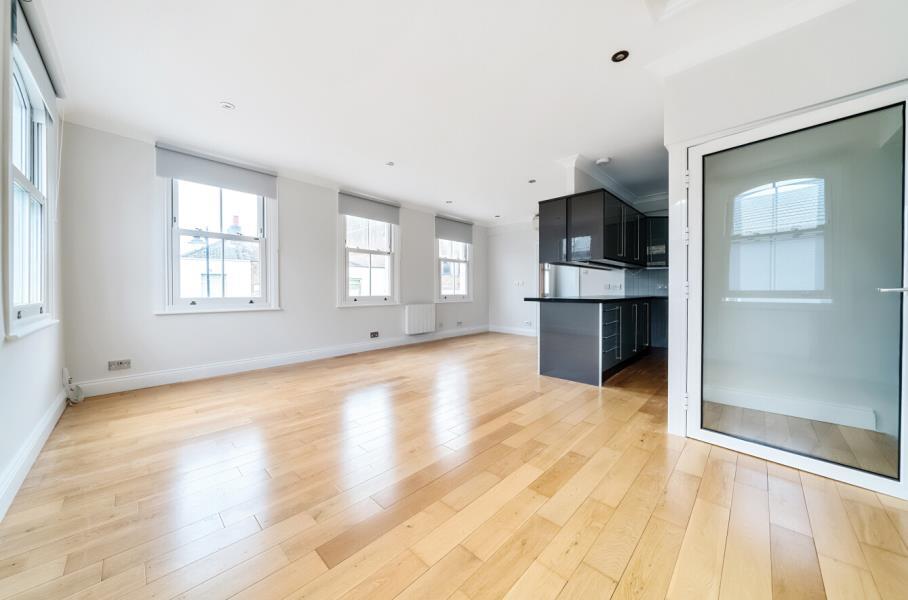 Apartment in Slough - View 5