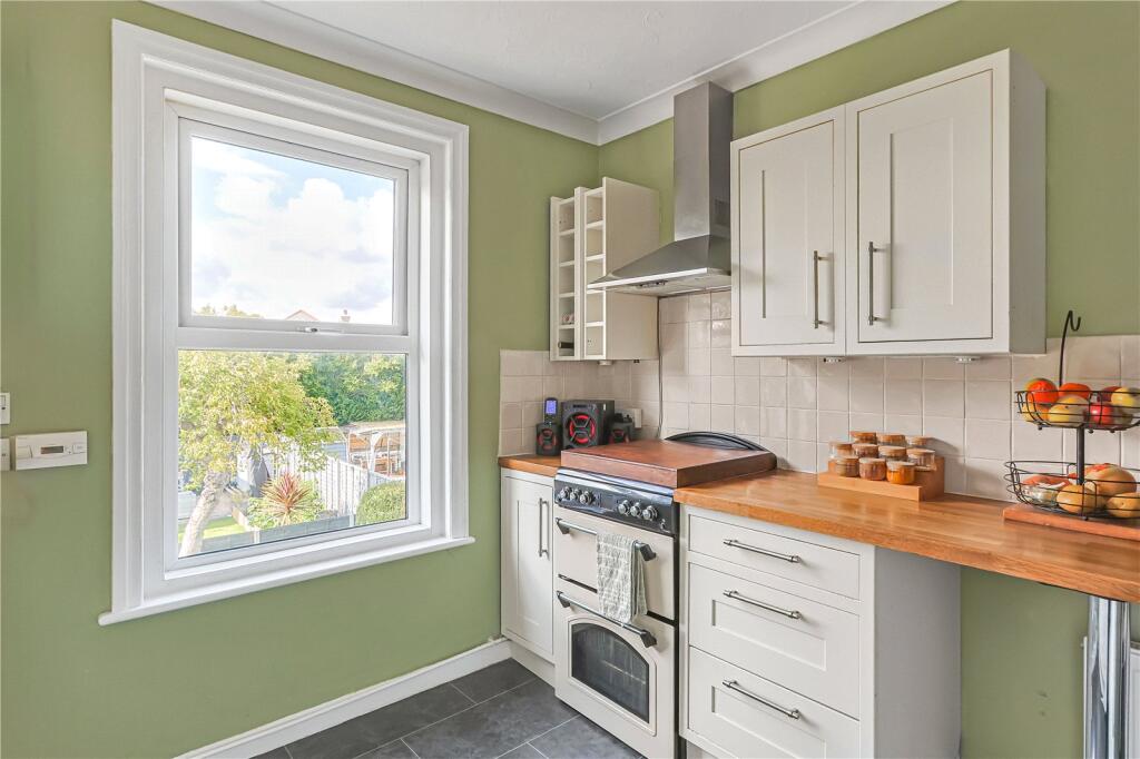 Apartment in Bournemouth - More