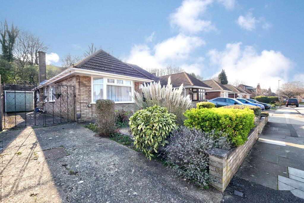 Main image of property: Runley Road, Luton, Bedfordshire, LU1 1TY