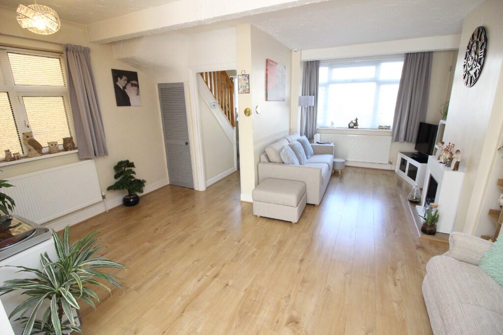 House in London, Worcester Park - View 3