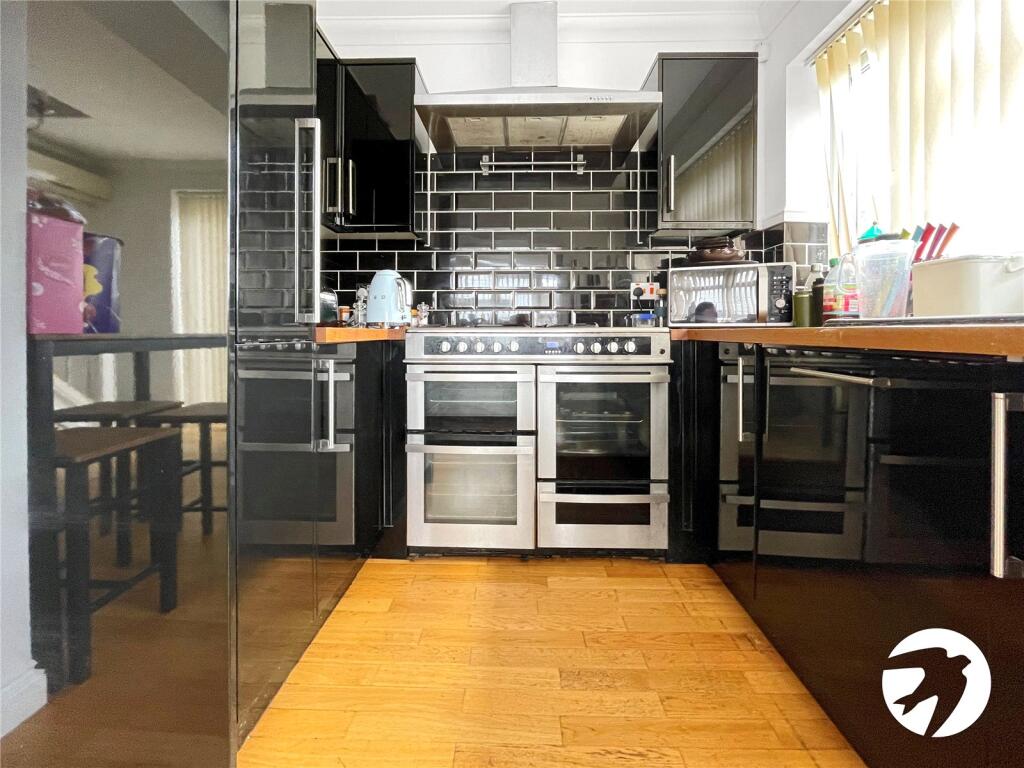 House in Dartford - More