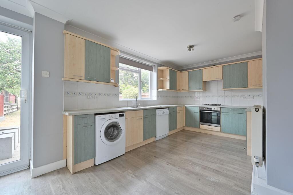 House in Three Rivers, Carpenders Park, Watford Rural - View 5