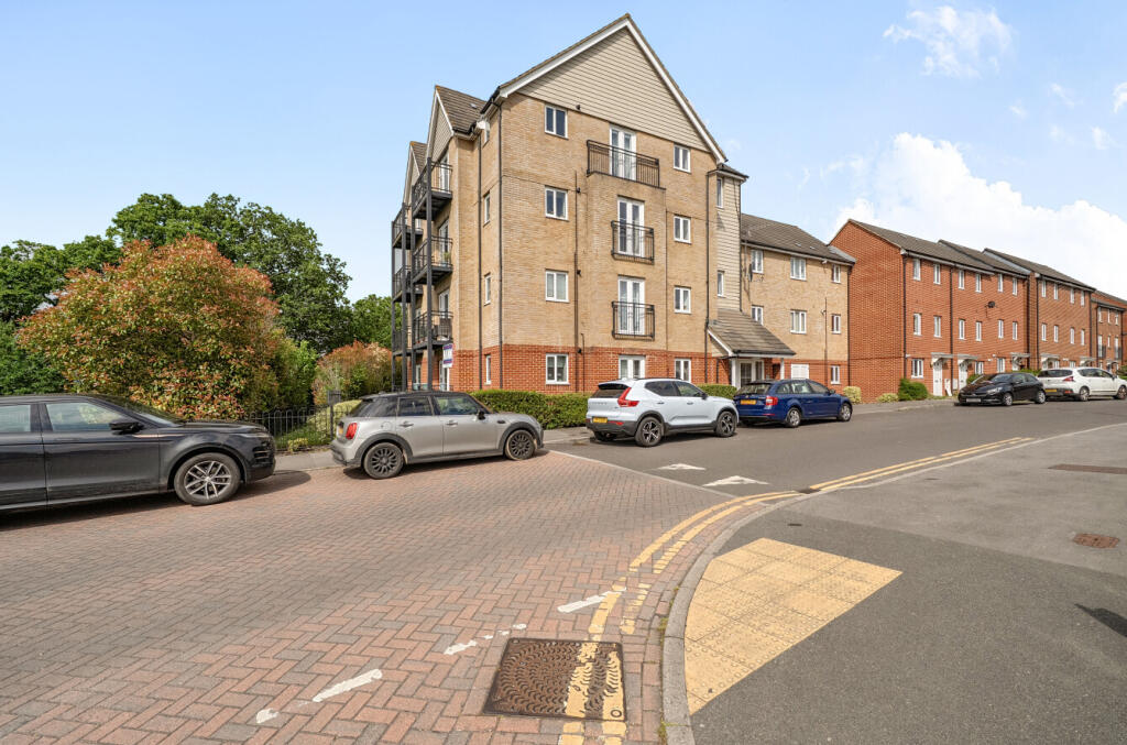 Main image of property: Whites Way, Hedge End, Southampton, Hampshire, SO30