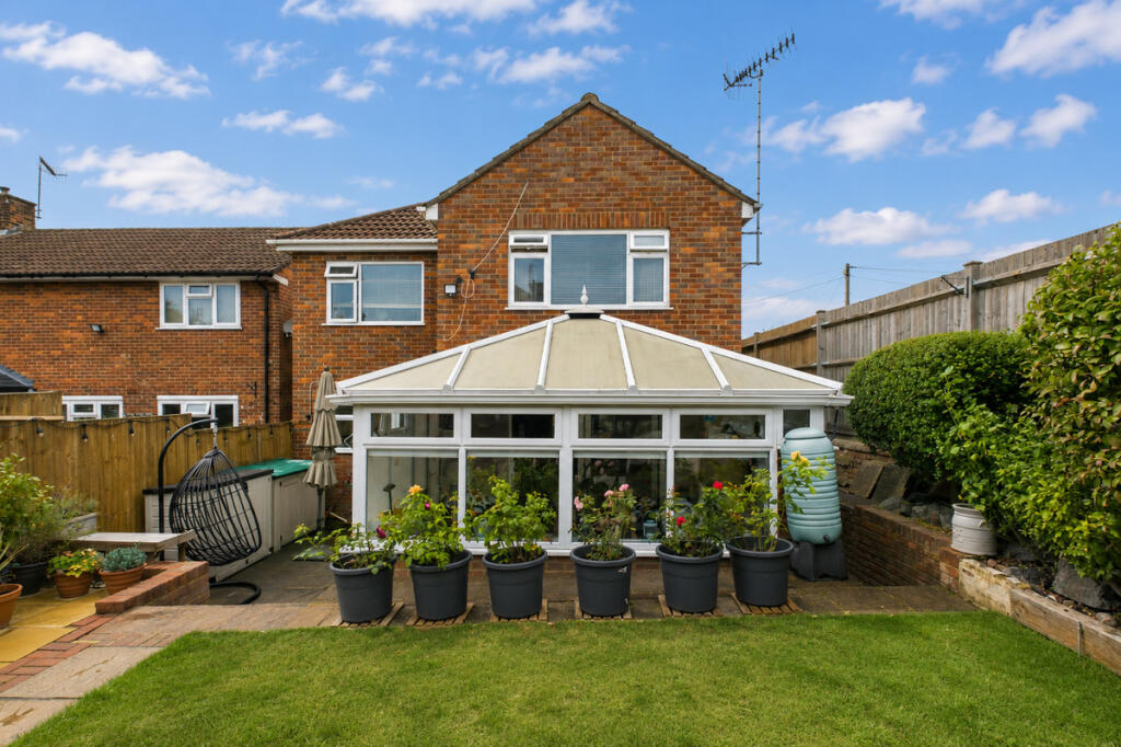 House in Dacorum, Nash Mills - View 2