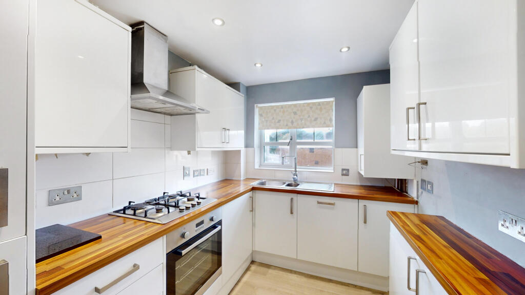 Main image of property: Heron Close, SM1