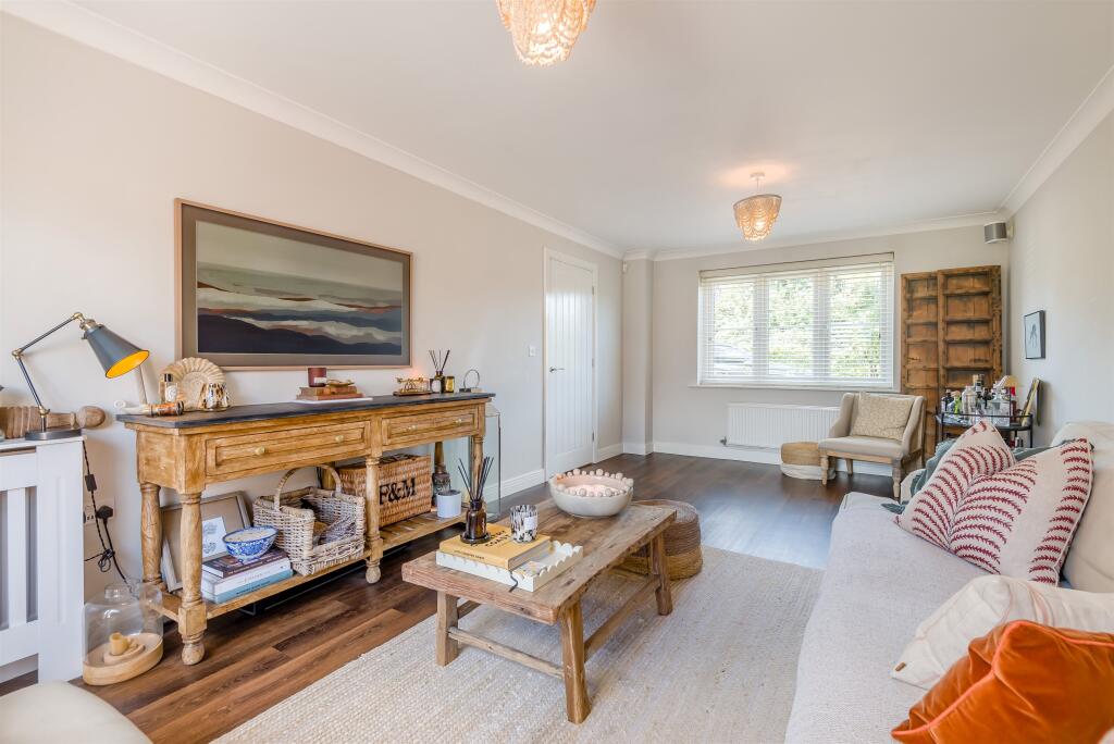 House in Newport - View 5