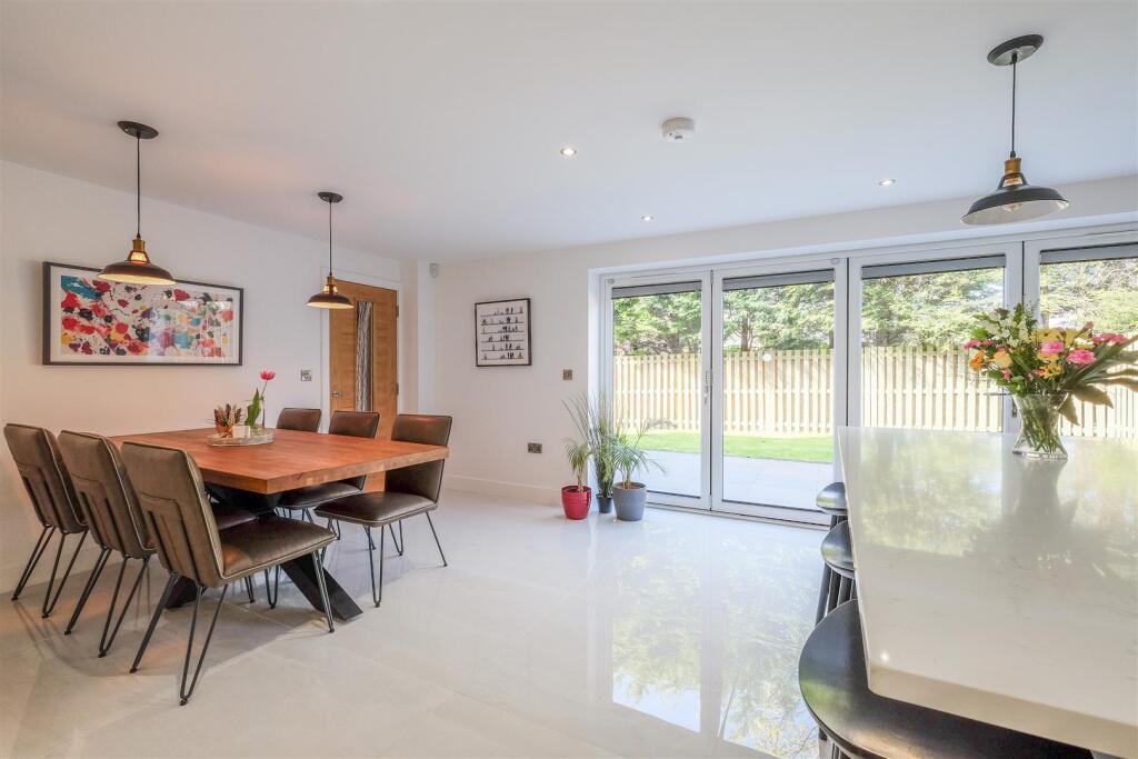 House in Halifax - View 4