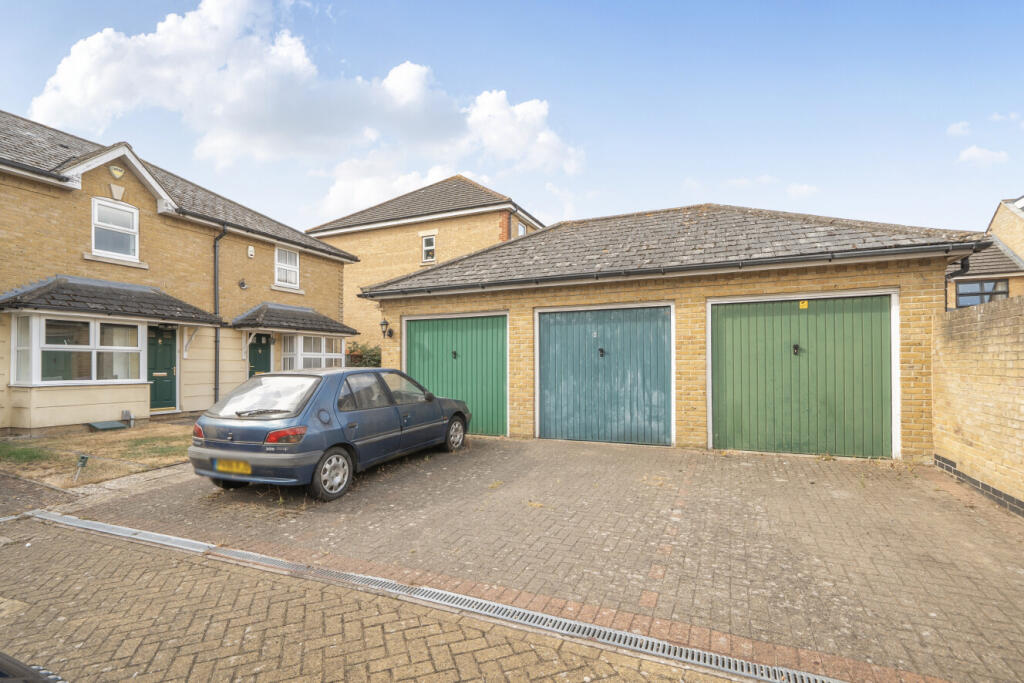 House in London, Colney Hatch - More