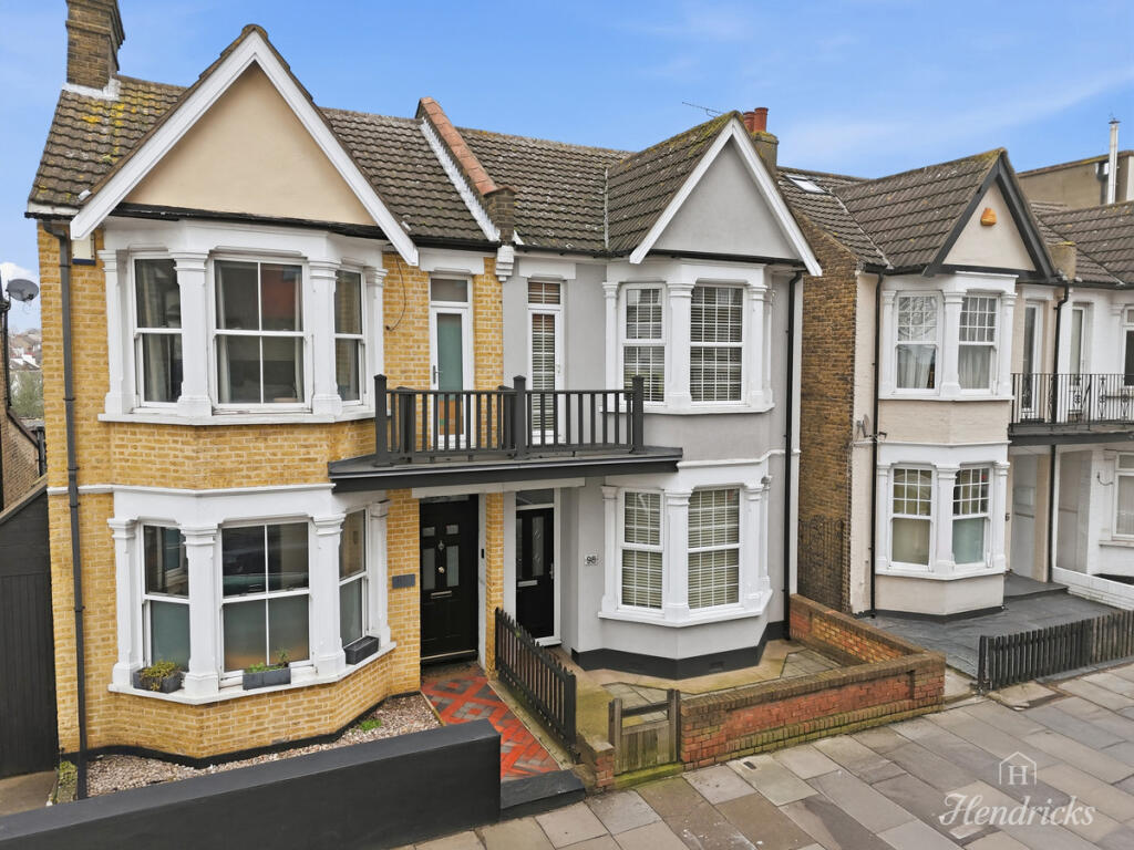 Main image of property: Rectory Grove, Leigh-on-sea, SS9 2