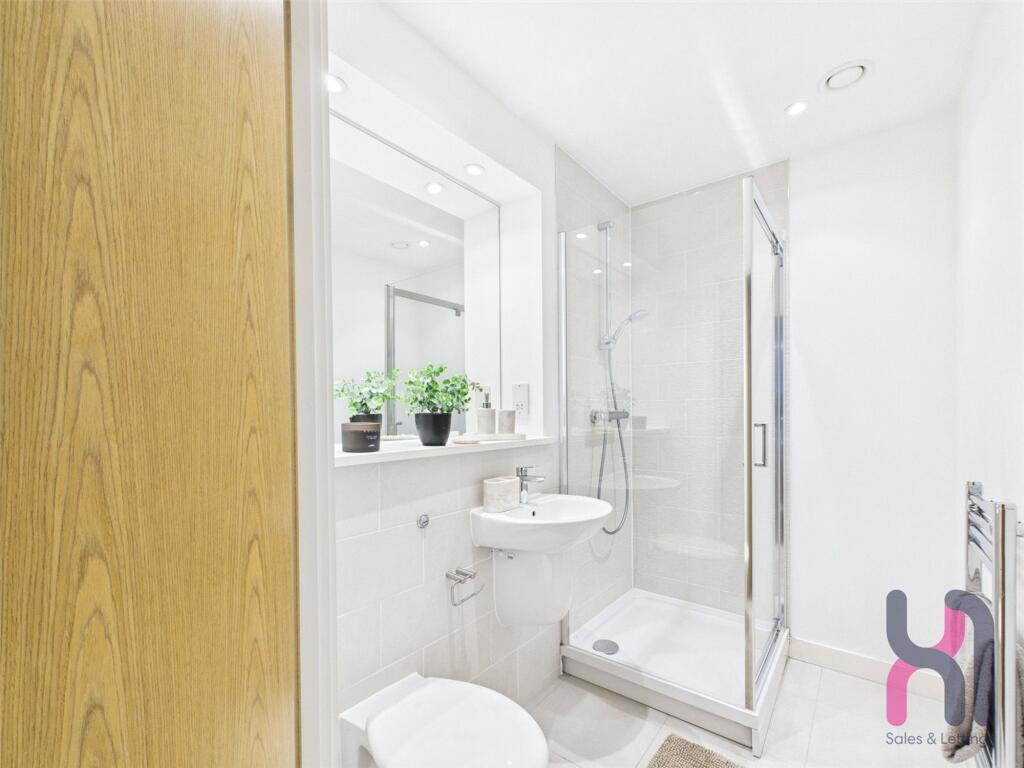 15 Trafford Road, Salford, M5 photo 4