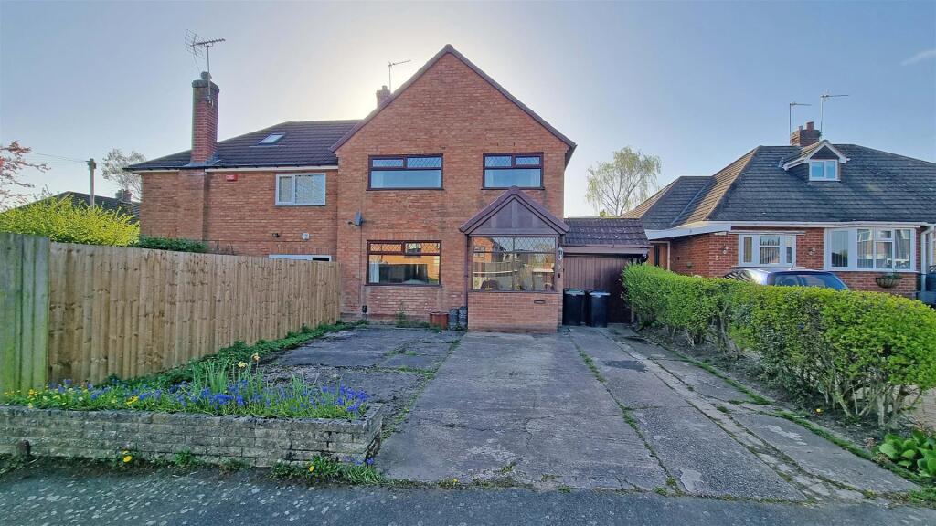 Main image of property: Kenway, Hollywood