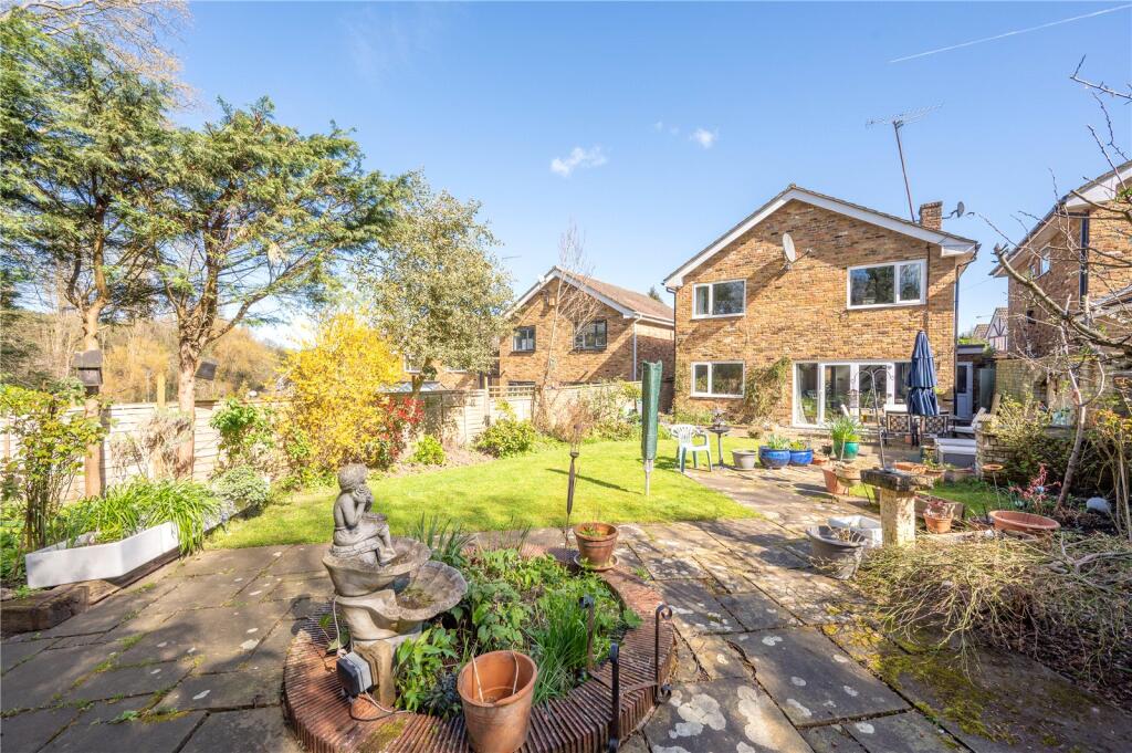 4-bed detached on Field View Rise, Bricket Wood, St. Albans, Hertfordshire, AL2, £775,000