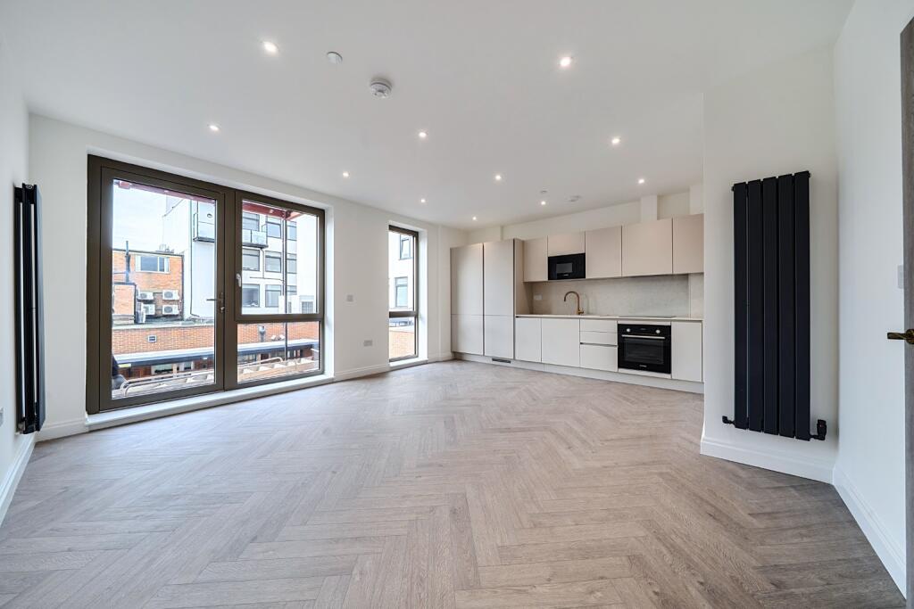 2-bed flat on Elysium House, Trinity Place, Bexleyheath, DA6, £325,000