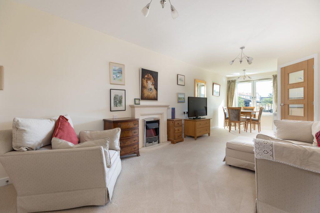 Apartment in Glasgow - View 2