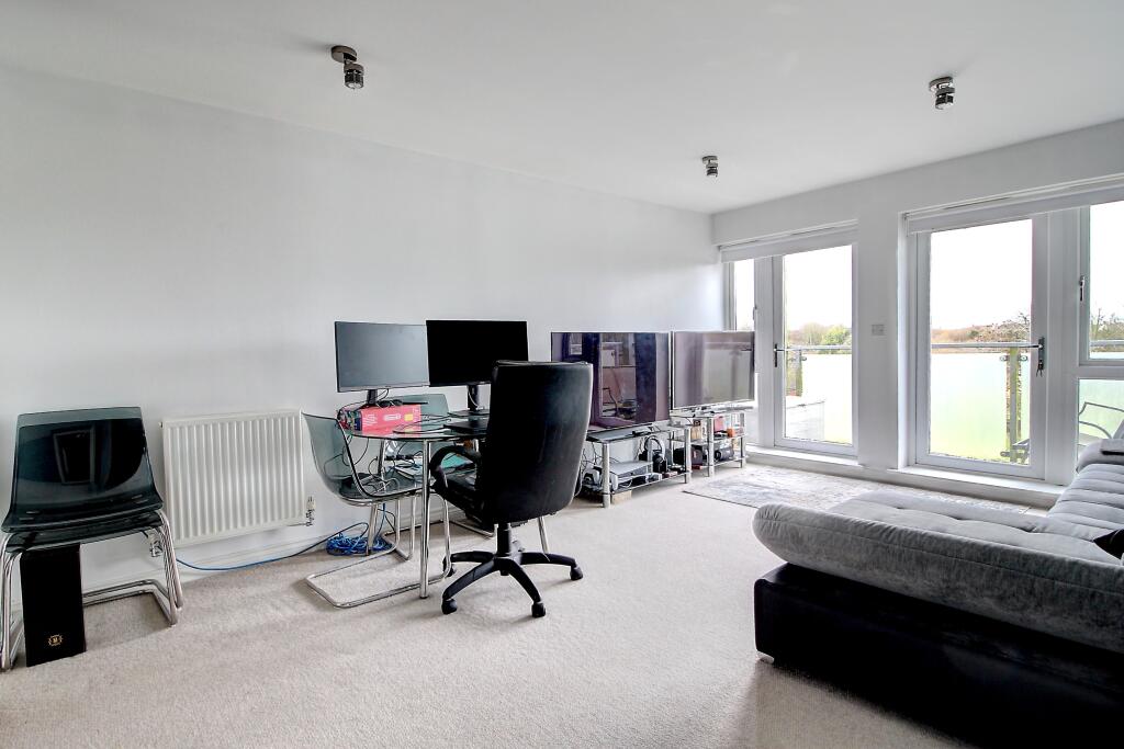 1-bed flat on John Hunt Drive, Basingstoke, RG24, £170,000