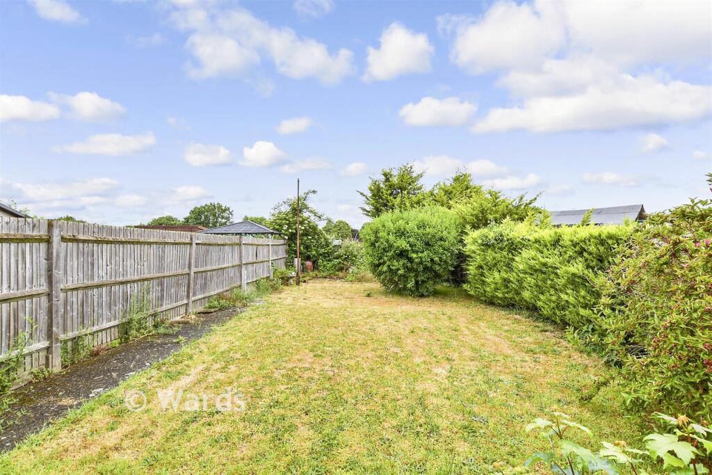 3-bed terraced on Kingfisher Road, Larkfield, Kent, £220,000