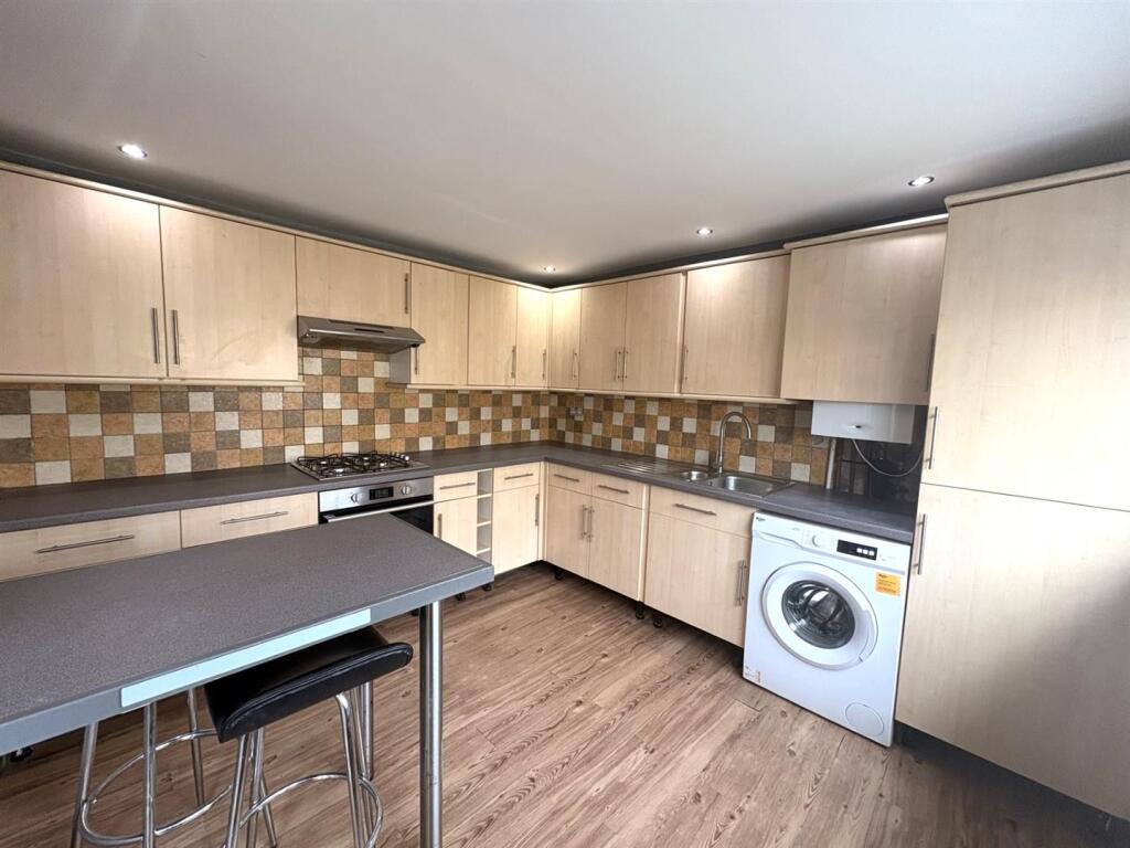 Apartment in Worcester - View 2