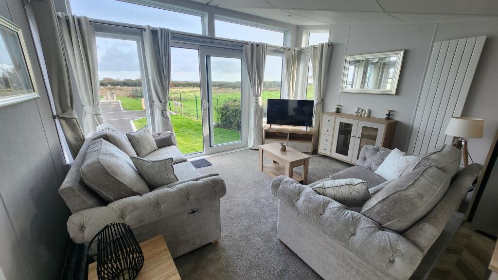 2-bed caravan on Mill Rythe Coastal Village, Havant Road, Hayling Island, £159,945