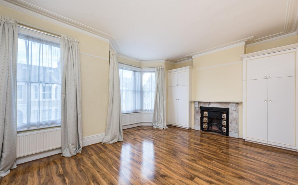 House in London - View 3