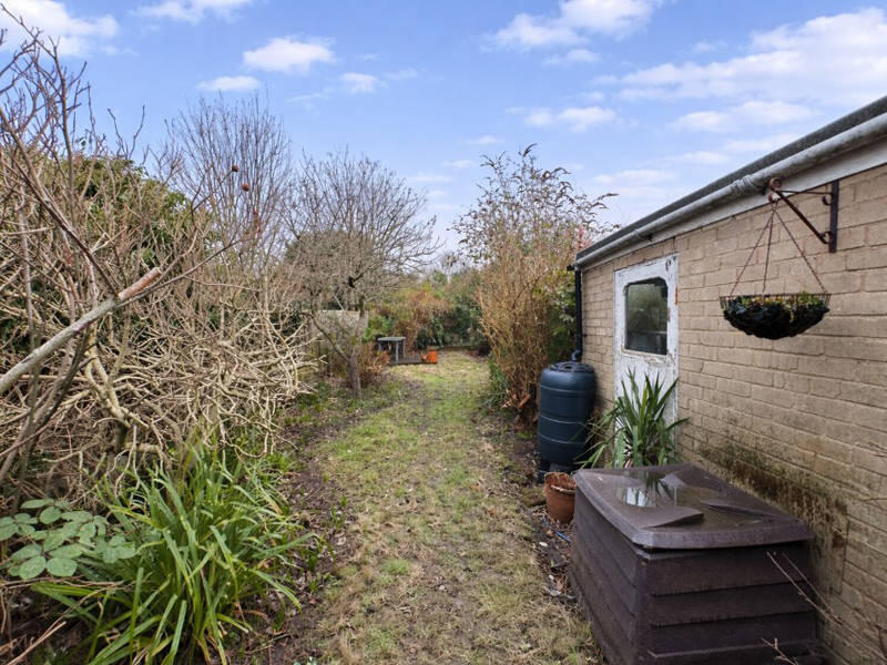 Woodland Avenue - Thornton Cleveleys - FY5 4HA photo 2