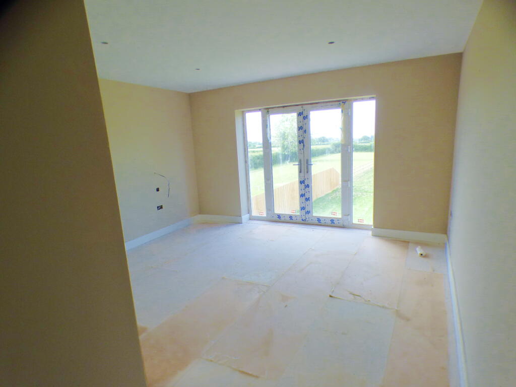 Hawthorn Cottage, Mellis Road, Yaxley - View 5
