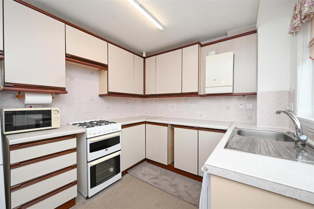 House in Motherwell - More
