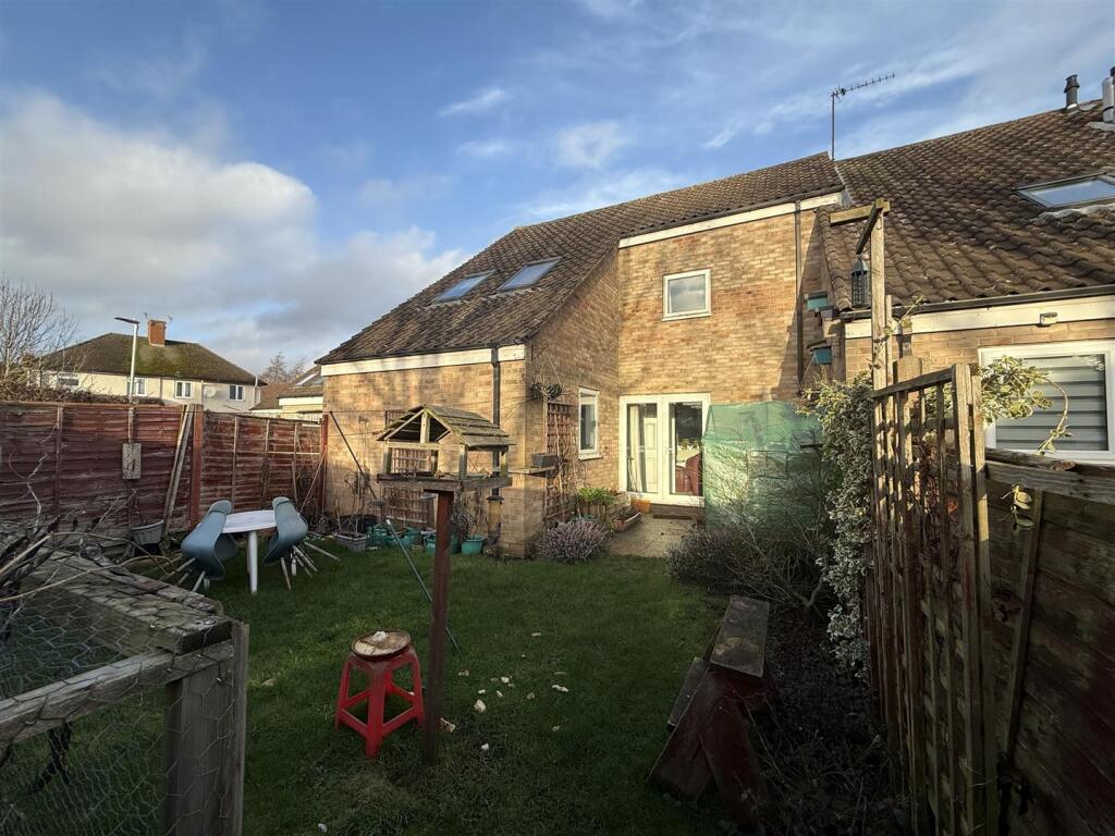 Main image of property: Strawmead, Hatfield