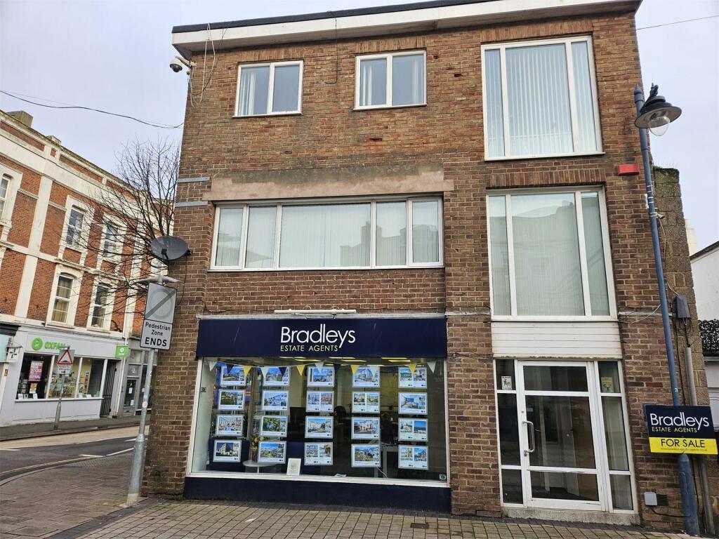 Main image of property: Den Road, Teignmouth, Devon