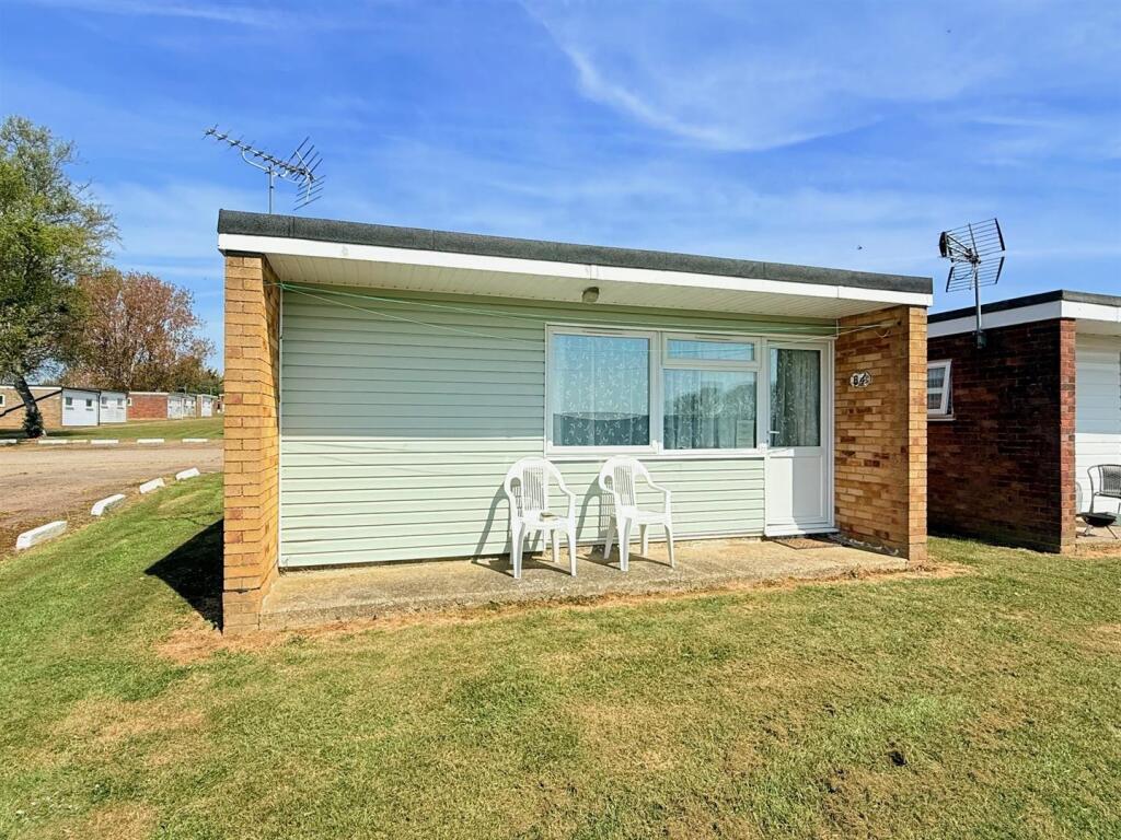 Main image of property: Florida Estate, Hemsby