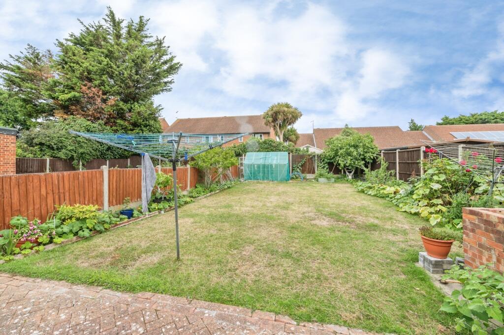 House in Southend-on-Sea, Essex - More