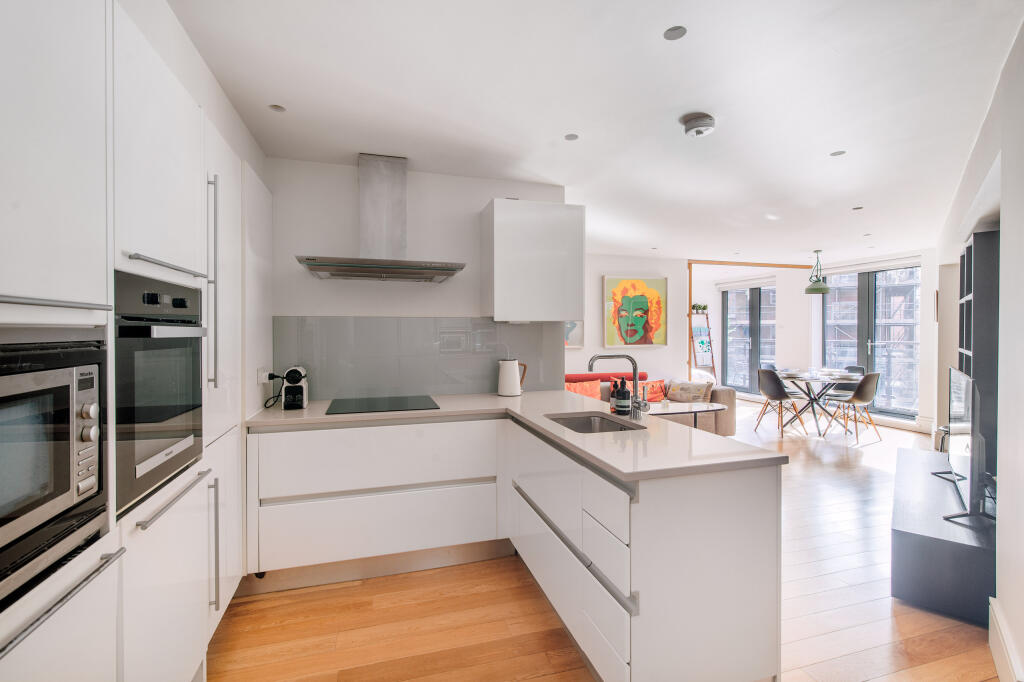 Apartment in London - More