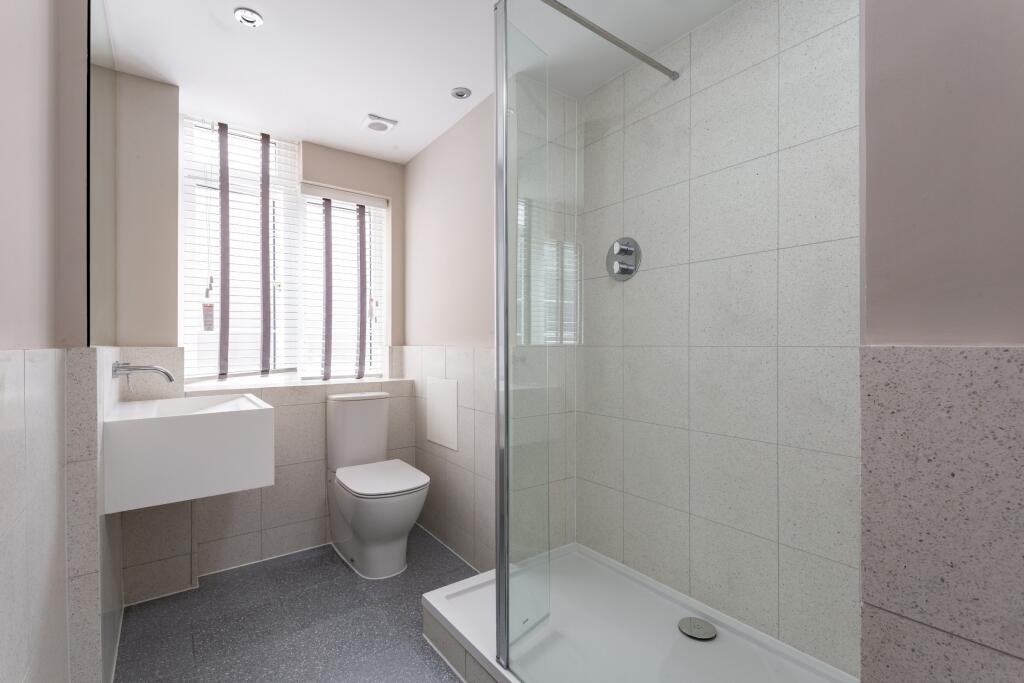 Apartment in London - More