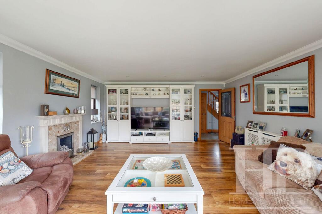 House in Crawley, Worth - View 5