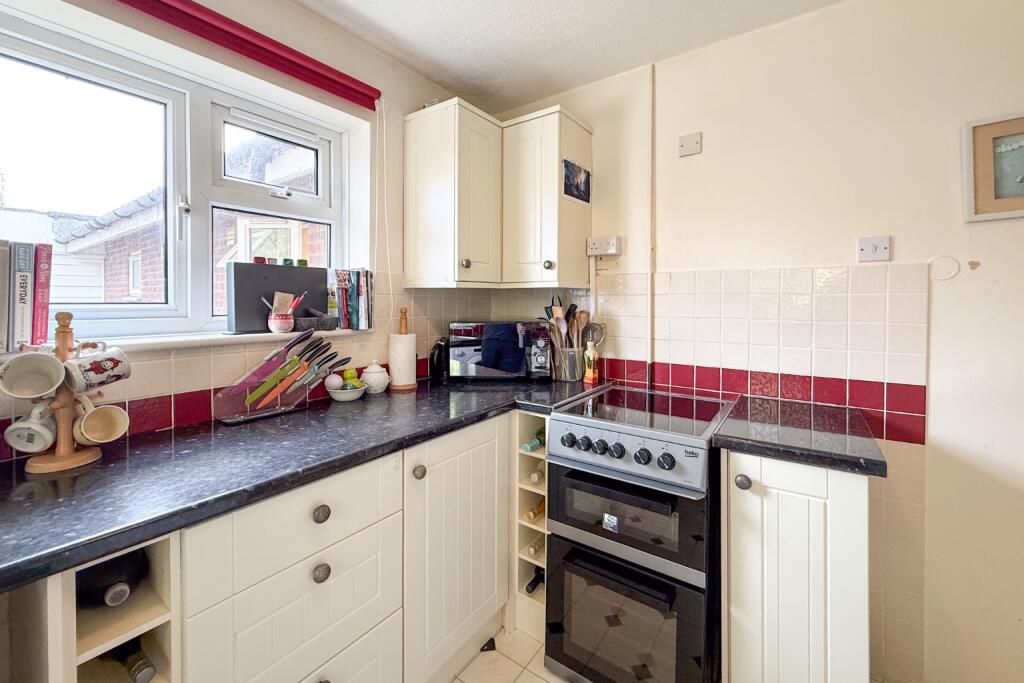 Apartment in White Waltham, Windsor and Maidenhead - View 5