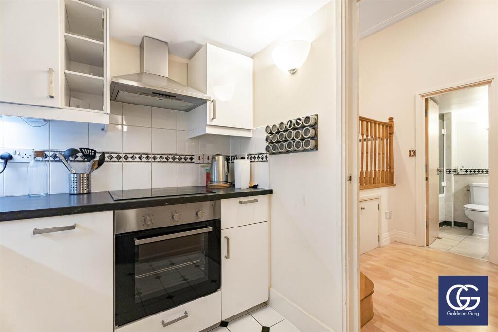 Apartment in London - View 5