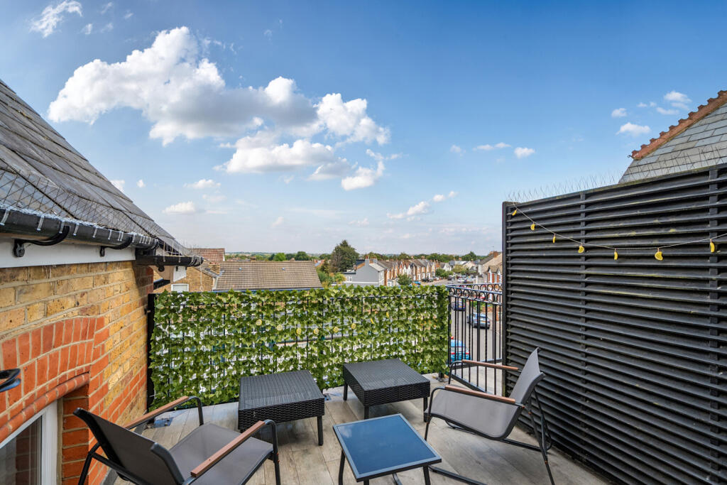 Apartment in Dartford - View 4