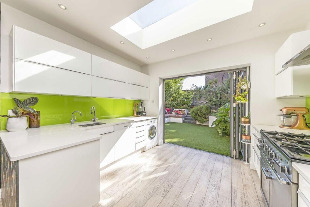 House in London - View 5