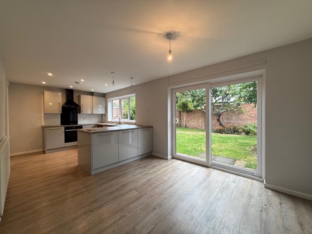 House in Worcester - View 2