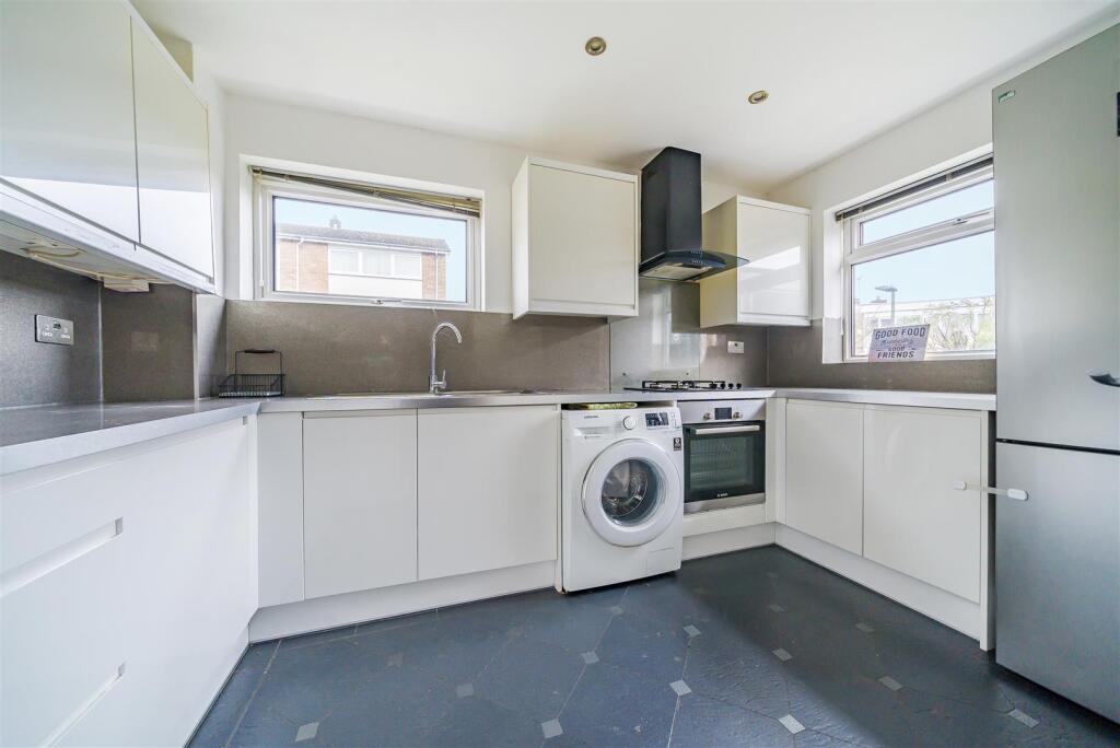 House in London, Poverest, Crofton - View 3