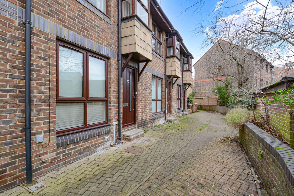 Main image of property: Kinburn Street, London, SE16