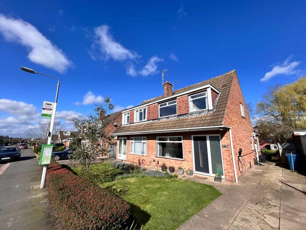3-bed semi-detached on Fairway, Keyworth, Nottingham, £300,000