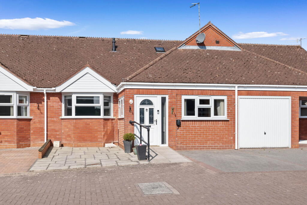 Main image of property: 15 Exbury Place, St. Peter's, Worcester.  WR5 3TP