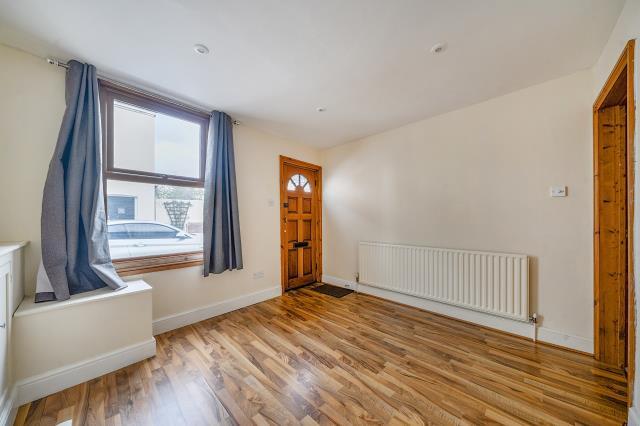 Livingstone Road, Newbury - View 5