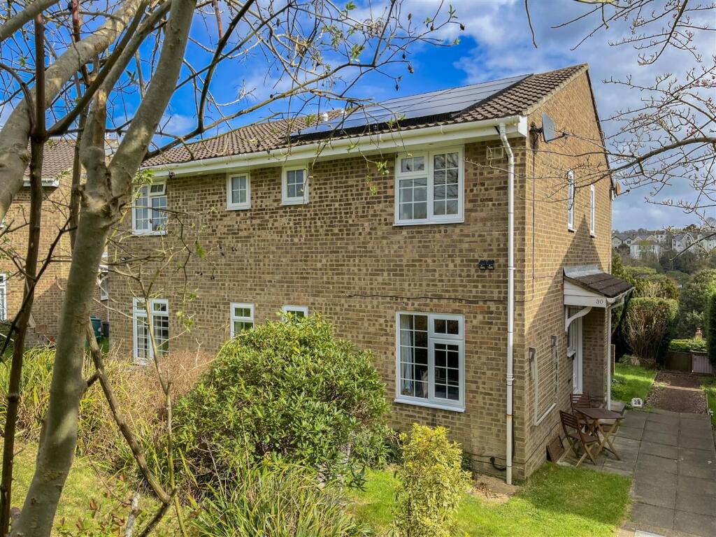 Main image of property: Piltdown Close, Hastings, TN34 1UU