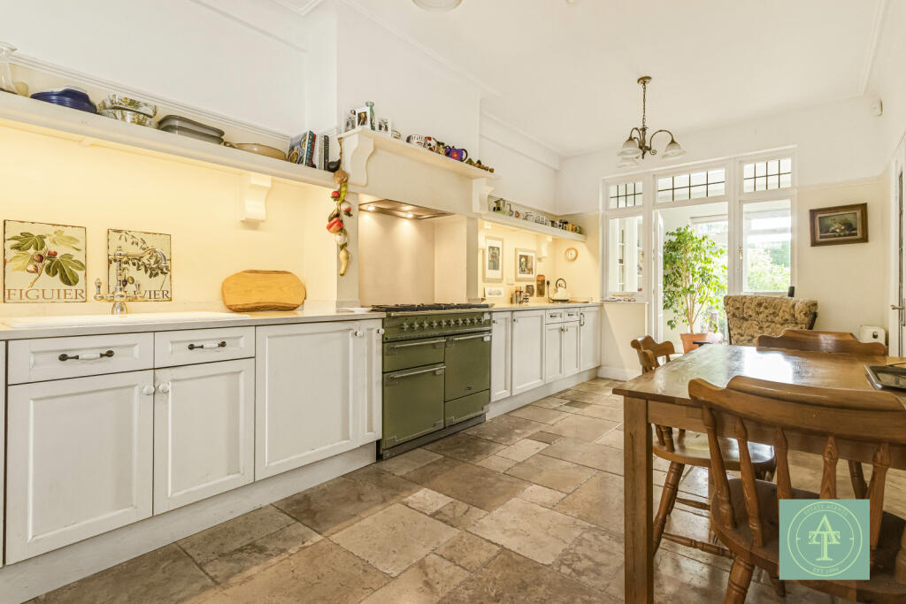 Meadway, Southgate, London, N14 photo 3