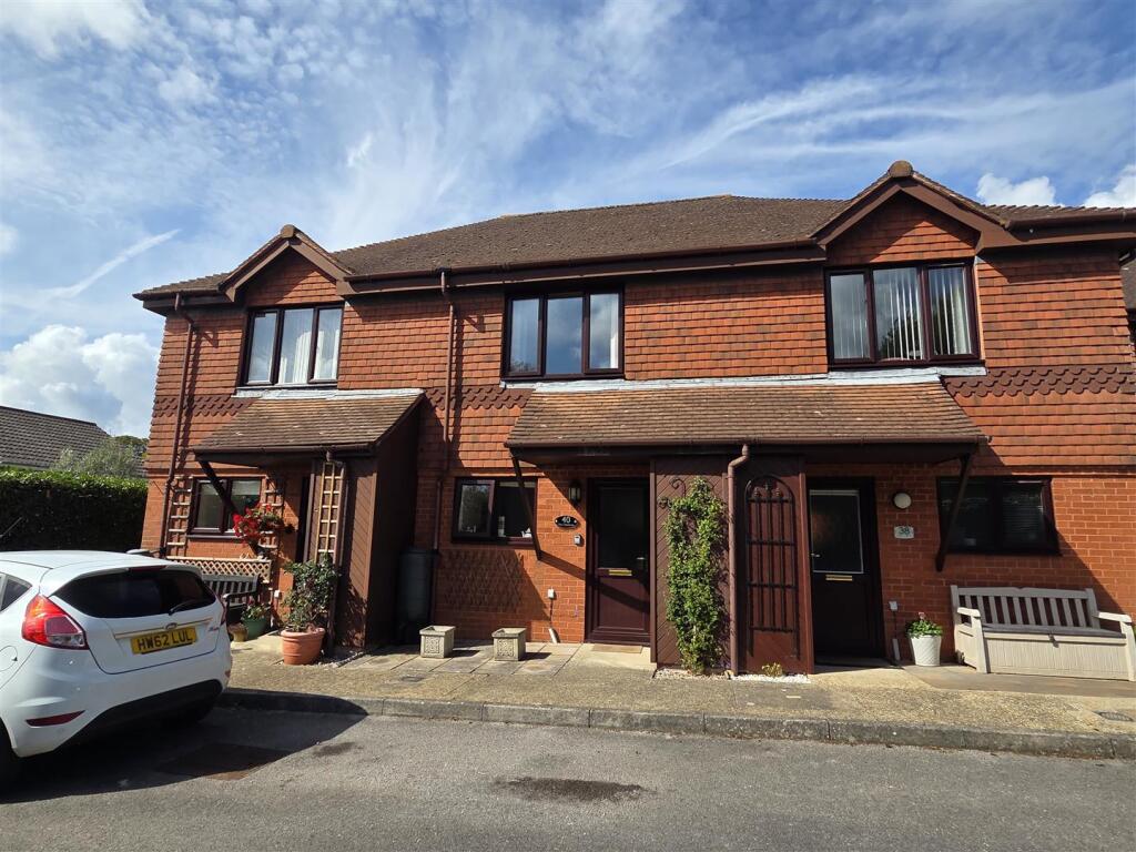 Main image of property: Locks Road, Locks Heath, Southampton