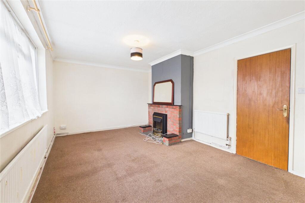 Curling Way, Newbury, Berkshire, RG14 photo 3