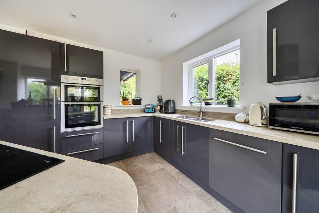 House in Leicester, Cottesmore - View 3